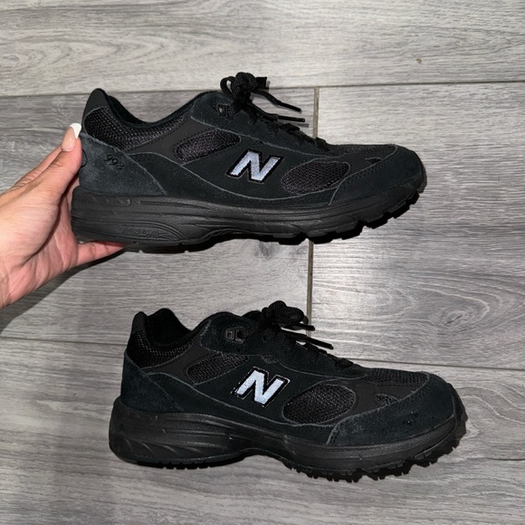 New Balance Womens 993 Shoe Triple Black USA Running Sneakers - Picture 1 of 4